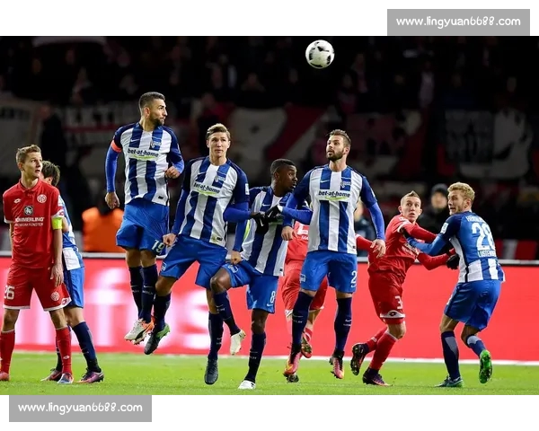 新赛季焦点对决前瞻:顶级球队实力解析与胜负关键预测 新赛季焦点对决前瞻:顶级球队实力解析与胜负关键预测